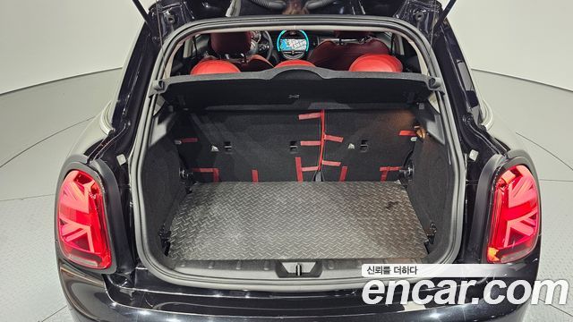 MINI Cooper S 5Door Standard 3rd 2019 — фото 24