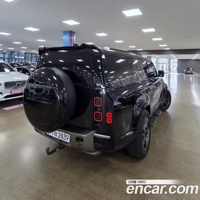 Land Rover Defender (L663) 130 D300 X-Dynamic HSE 2024 — фото 3