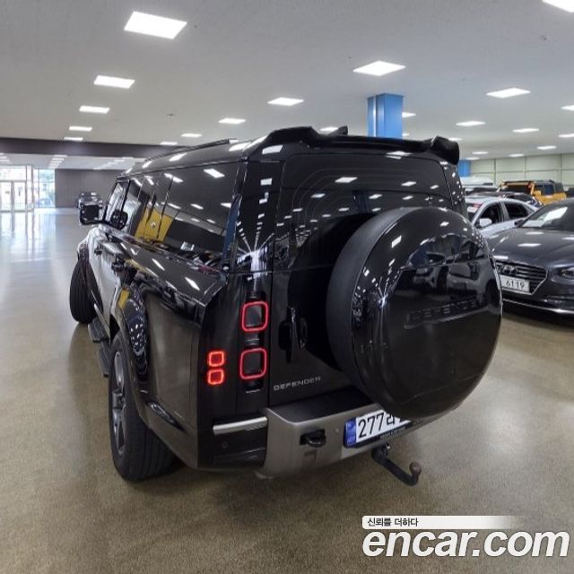 Land Rover Defender (L663) 130 D300 X-Dynamic HSE 2024 — фото 4