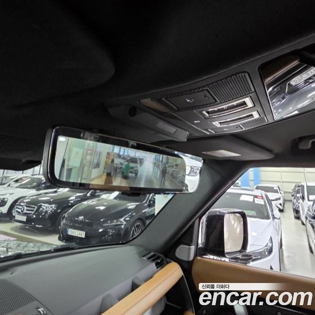 Land Rover Defender (L663) 130 D300 X-Dynamic HSE 2024 — фото 15