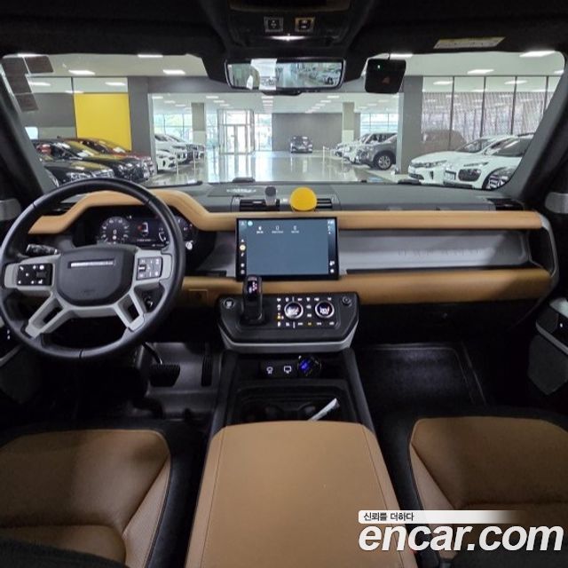 Land Rover Defender (L663) 130 D300 X-Dynamic HSE 2024 — фото 17