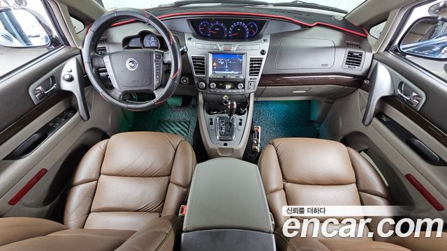 KG Mobility (SsangYong) Korando Turismo 4WD Chateau 9-seater 2015 — фото 7