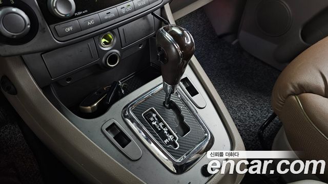 KG Mobility (SsangYong) Korando Turismo 4WD Chateau 9-seater 2015 — фото 9