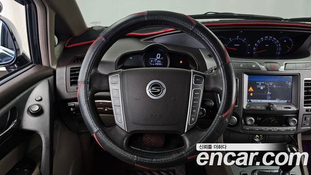 KG Mobility (SsangYong) Korando Turismo 4WD Chateau 9-seater 2015 — фото 13