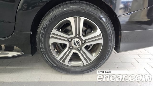 KG Mobility (SsangYong) Korando Turismo 4WD Chateau 9-seater 2015 — фото 21