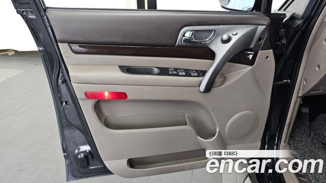 KG Mobility (SsangYong) Korando Turismo 4WD Chateau 9-seater 2015 — фото 24