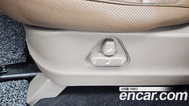 KG Mobility (SsangYong) Korando Turismo 4WD Chateau 9-seater 2015 — фото 26