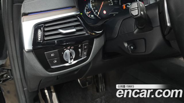 BMW 5 Series (G30) 520d M Sport Package Plus 2017 — фото 23