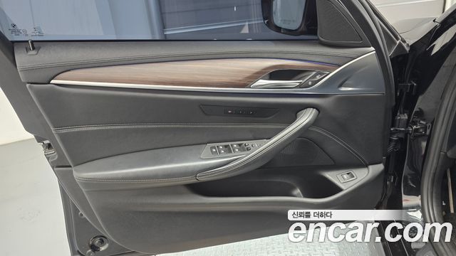 BMW 5 Series (G30) 520d M Sport Package Plus 2017 — фото 30