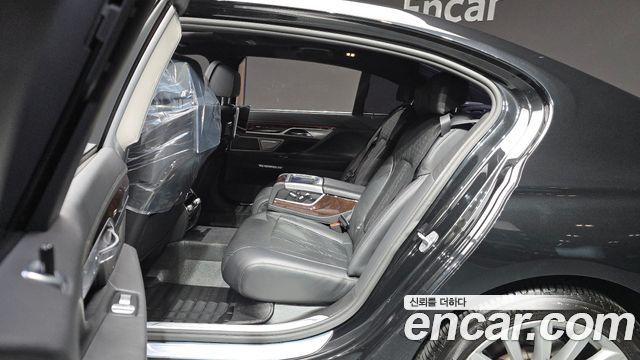 BMW 7 Series (G11) 730Ld xDrive 2016 — фото 12