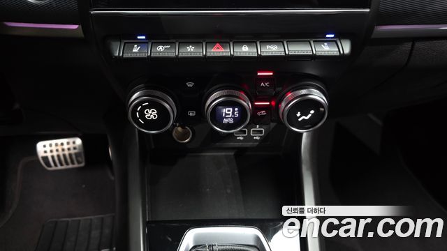 Renault Korea XM3 1.3 TCe RE Signature 2022 — фото 19