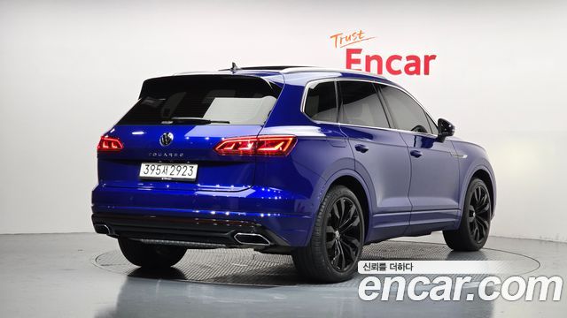 Volkswagen Touareg (III) 3.0 TDI R-Line 2023 — фото 2
