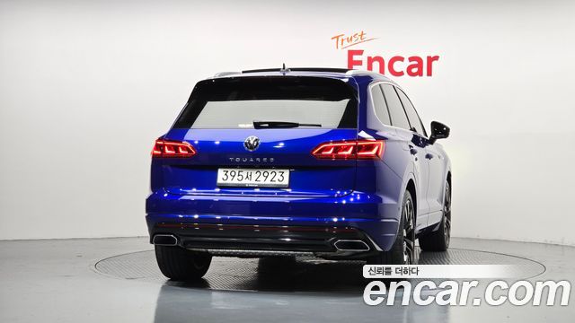 Volkswagen Touareg (III) 3.0 TDI R-Line 2023 — фото 4