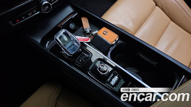 Volvo XC60 (II) B6 Inscirtion 2021 — фото 9