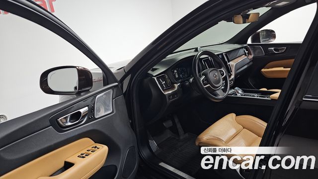 Volvo XC60 (II) B6 Inscirtion 2021 — фото 10