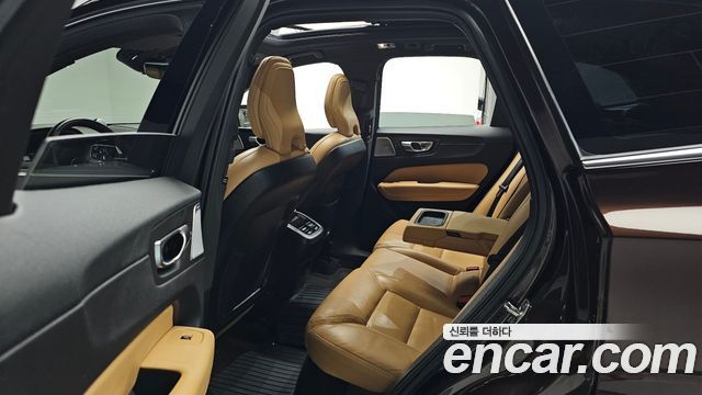 Volvo XC60 (II) B6 Inscirtion 2021 — фото 11