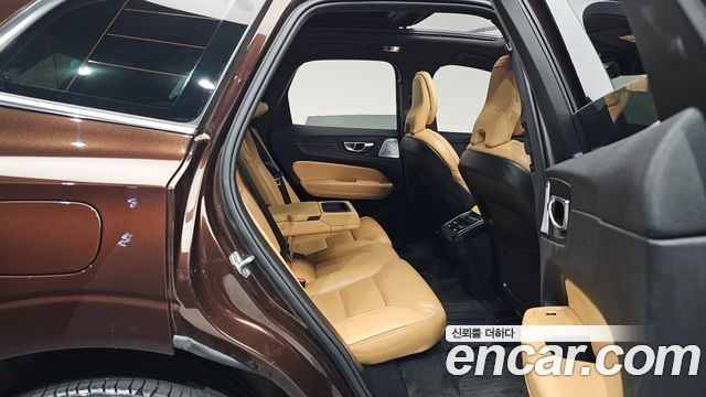 Volvo XC60 (II) B6 Inscirtion 2021 — фото 12