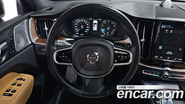Volvo XC60 (II) B6 Inscirtion 2021 — фото 13