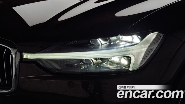 Volvo XC60 (II) B6 Inscirtion 2021 — фото 22