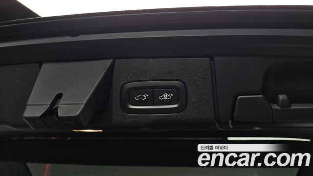 Volvo XC60 (II) B6 Inscirtion 2021 — фото 27
