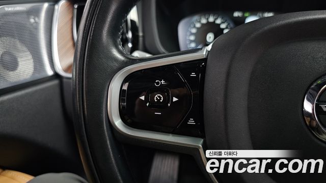 Volvo XC60 (II) B6 Inscirtion 2021 — фото 36