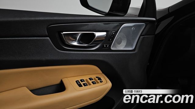 Volvo XC60 (II) B6 Inscirtion 2021 — фото 37