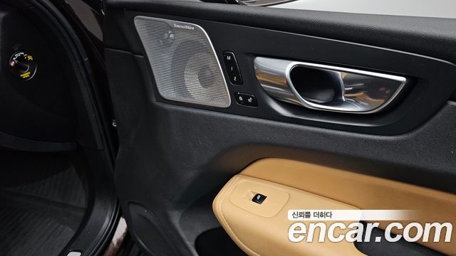 Volvo XC60 (II) B6 Inscirtion 2021 — фото 38