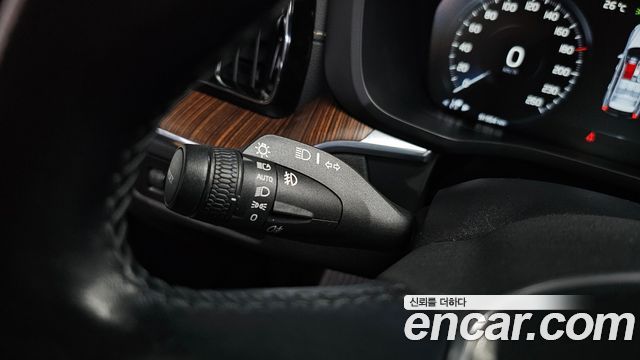 Volvo XC60 (II) B6 Inscirtion 2021 — фото 39