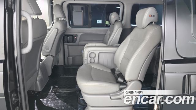 Hyundai Grand Starex Wagon 11-Seater Modern 2019 — фото 26