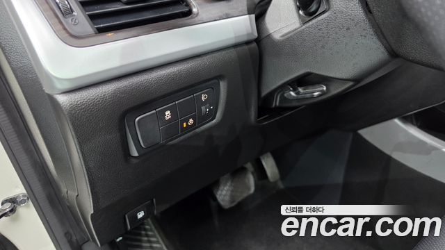 KG Mobility (SsangYong) Korando C 2.0 RX 2WD DLX 2015 — фото 18
