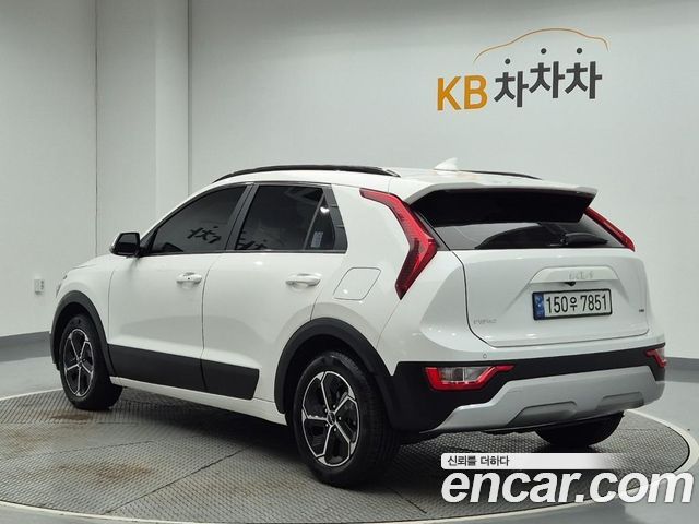 Kia Niro Prestige 2022 — фото 2