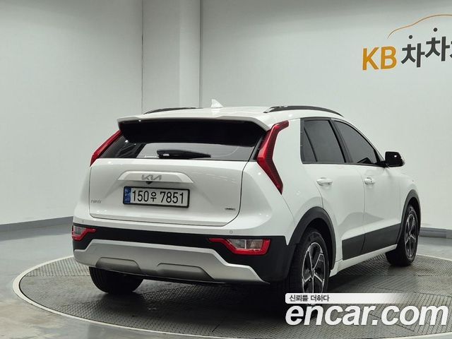 Kia Niro Prestige 2022 — фото 3