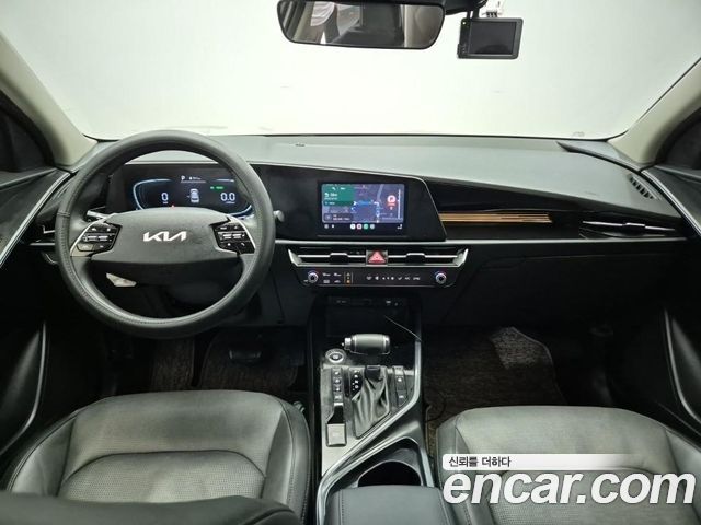 Kia Niro Prestige 2022 — фото 7