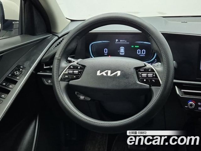 Kia Niro Prestige 2022 — фото 9