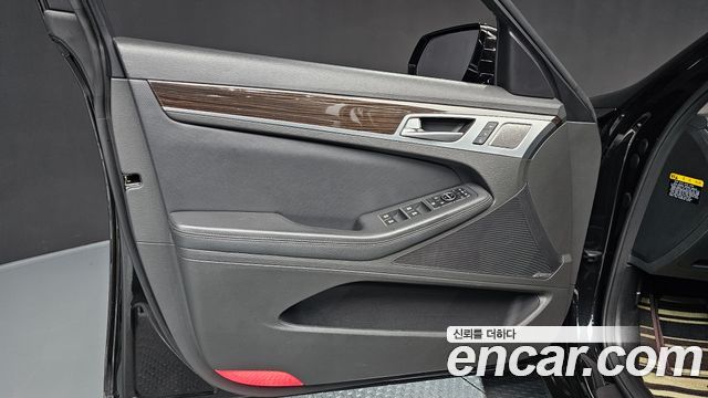 Genesis G80 3.3 GDI AWD Premium Luxury 2018 — фото 24