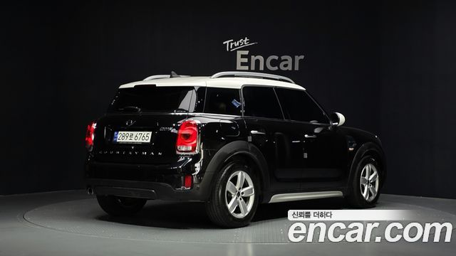 MINI Cooper D Countryman Standard 2nd 2017 — фото 2