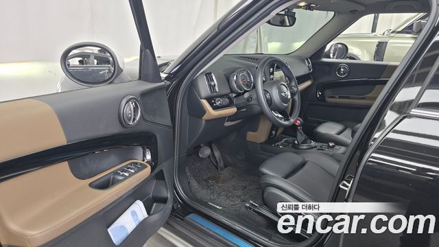 MINI Cooper D Countryman Standard 2nd 2017 — фото 10