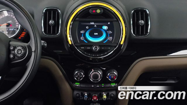 MINI Cooper D Countryman Standard 2nd 2017 — фото 18