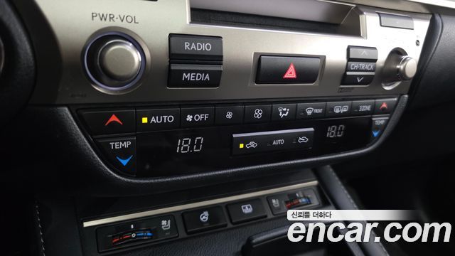 Lexus ES300h Supreme+ XV60 2018 — фото 20