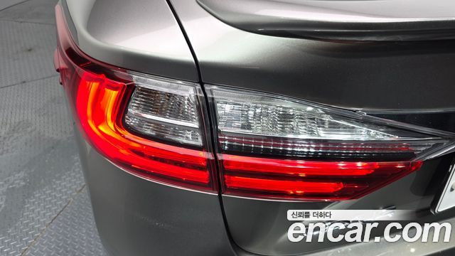 Lexus ES300h Supreme+ XV60 2018 — фото 29