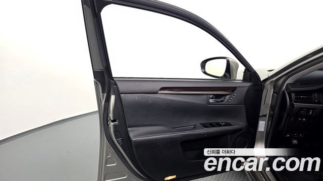 Lexus ES300h Supreme+ XV60 2018 — фото 30