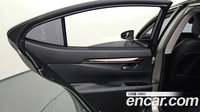 Lexus ES300h Supreme+ XV60 2018 — фото 31