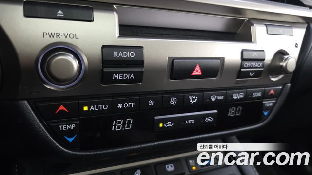 Lexus ES300h Supreme+ XV60 2018 — фото 40