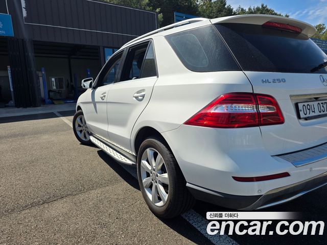 Mercedes-Benz M-Class (W166) ML250 BlueTEC 4MATIC 2015 — фото 7