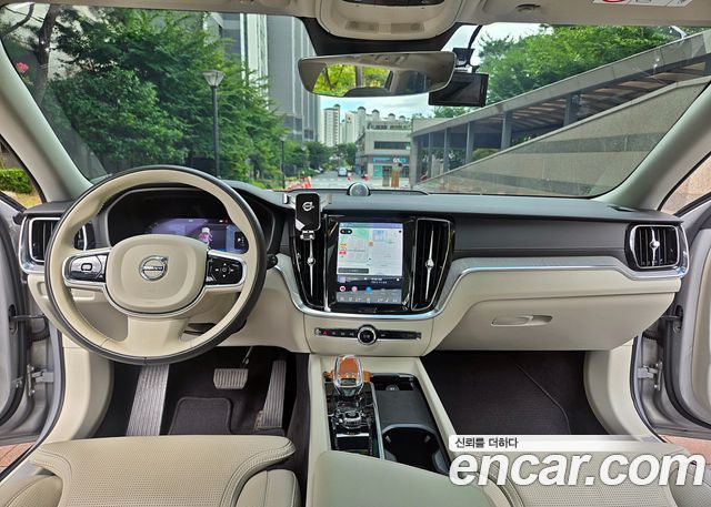 Volvo V60 Cross Country (II) B5 Ultimate AWD 2024 — фото 9
