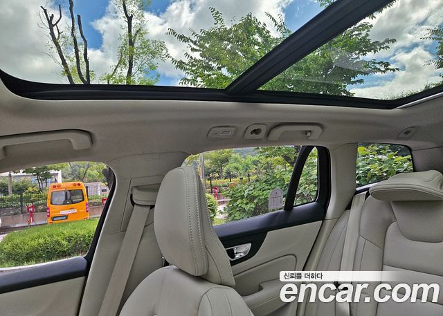 Volvo V60 Cross Country (II) B5 Ultimate AWD 2024 — фото 22
