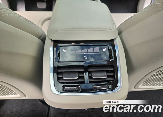 Volvo V60 Cross Country (II) B5 Ultimate AWD 2024 — фото 24