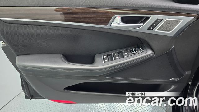 Genesis G80 3.3 GDI AWD Premium Luxury 2017 — фото 24