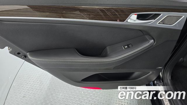 Genesis G80 3.3 GDI AWD Premium Luxury 2017 — фото 25