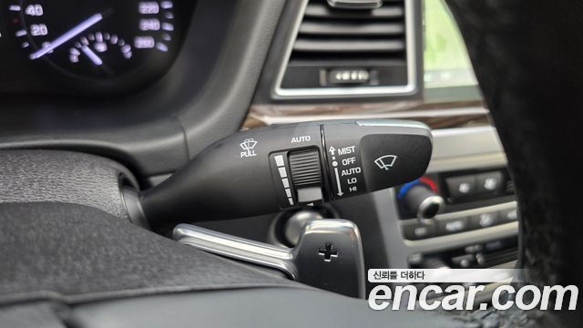 Genesis G80 3.3 GDI AWD Premium Luxury 2017 — фото 27